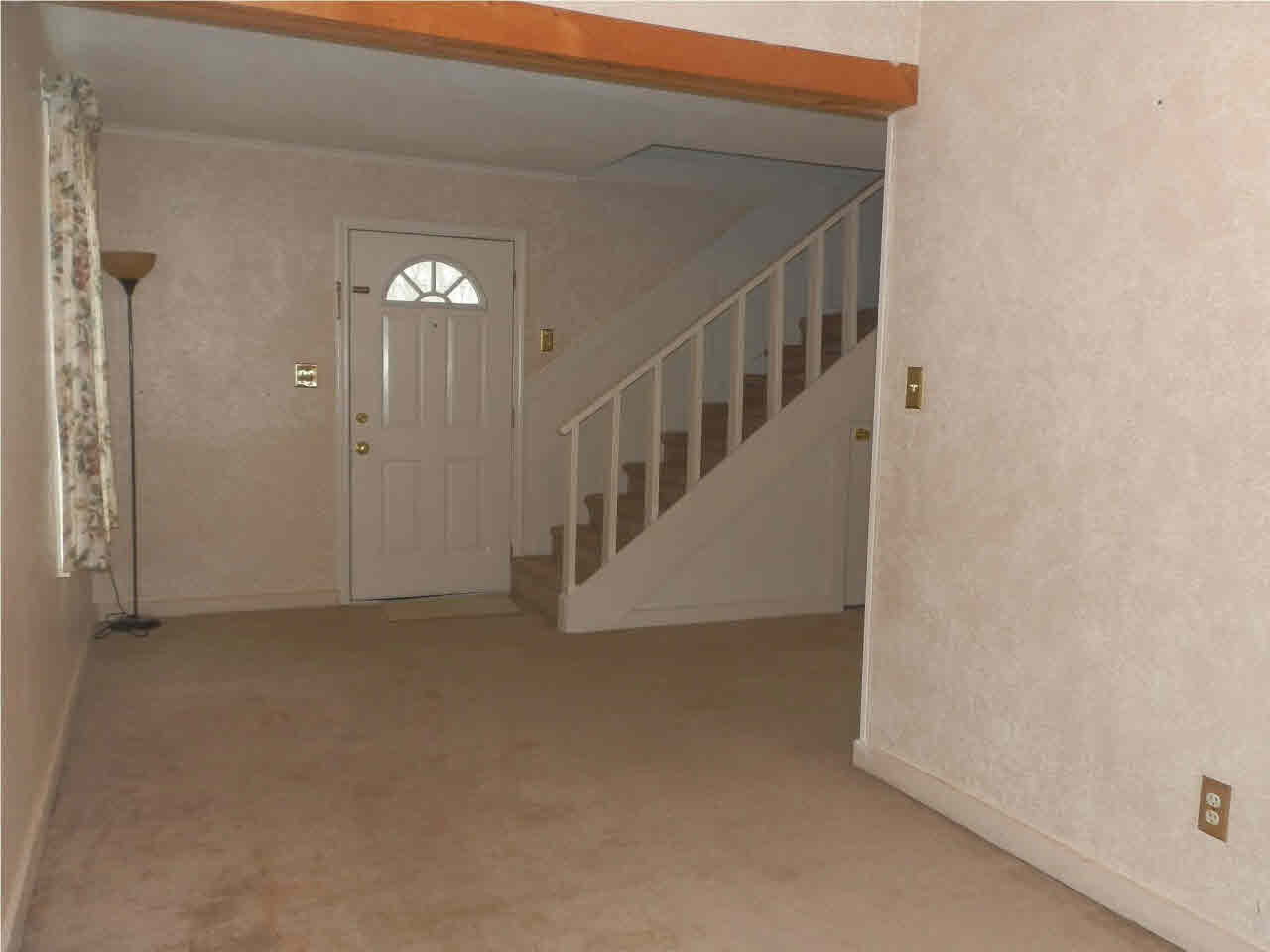 223 Hunters Lane Brandon, MS 39042 - Photo 2 of 8 livingroom