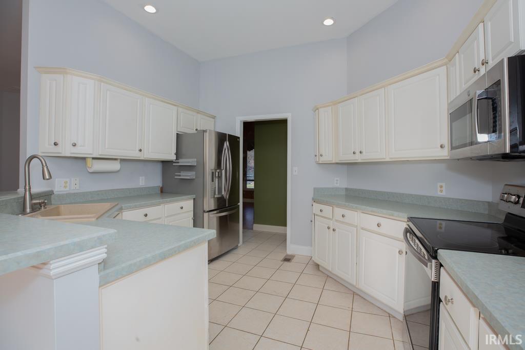 6211 Laurel Ridge Drive Newburgh, IN 47630 - Photo 12 of 31 Gallery Image 12