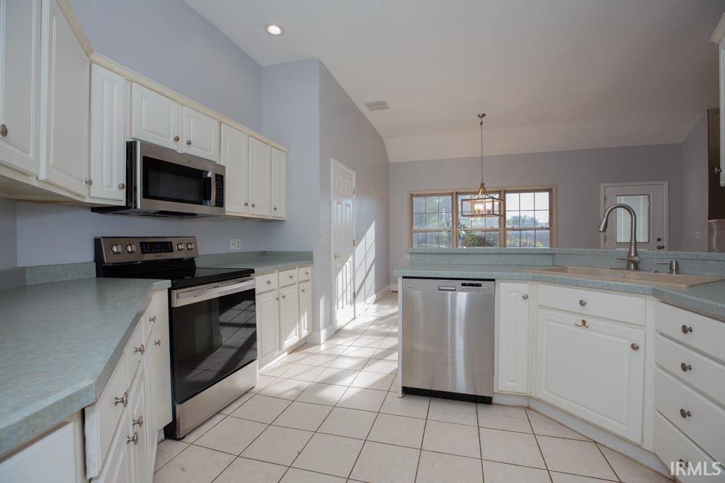 6211 Laurel Ridge Drive Newburgh, IN 47630 - Photo 13 of 31 Gallery Image 13