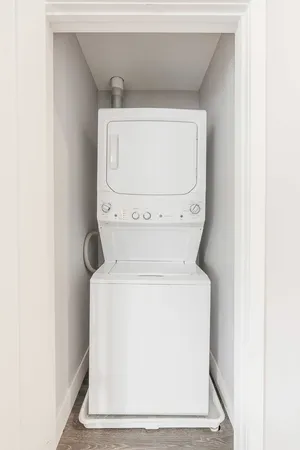 $2,252 | 101 West Liberty Street, Unit 415, Barrington, IL 60010