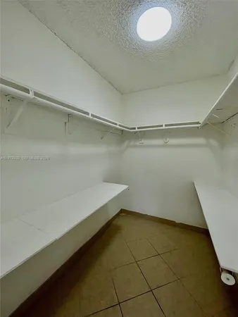 $2,100 | 1035 West 77th Street, Unit 412, Hialeah, FL 33014