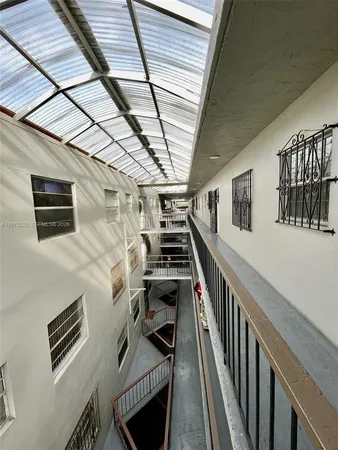 $2,100 | 1035 West 77th Street, Unit 412, Hialeah, FL 33014