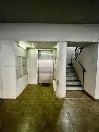 $2,100 | 1035 West 77th Street, Unit 412, Hialeah, FL 33014