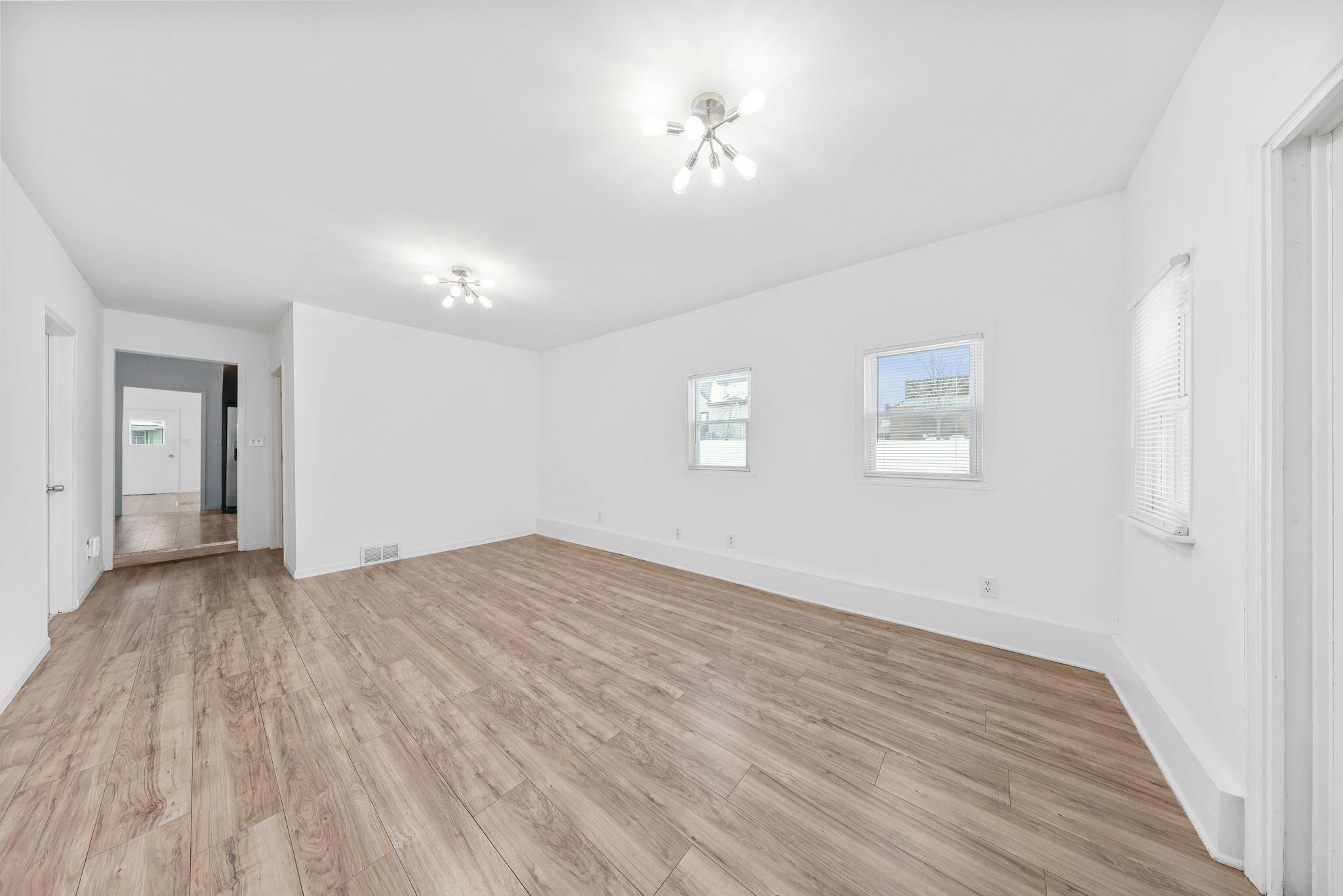 820 Brown Street Valparaiso, IN 46383 - Photo 12 of 25 2048x1366