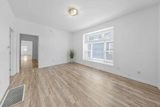 $2,400 | 820 Brown Street, Valparaiso, IN 46383