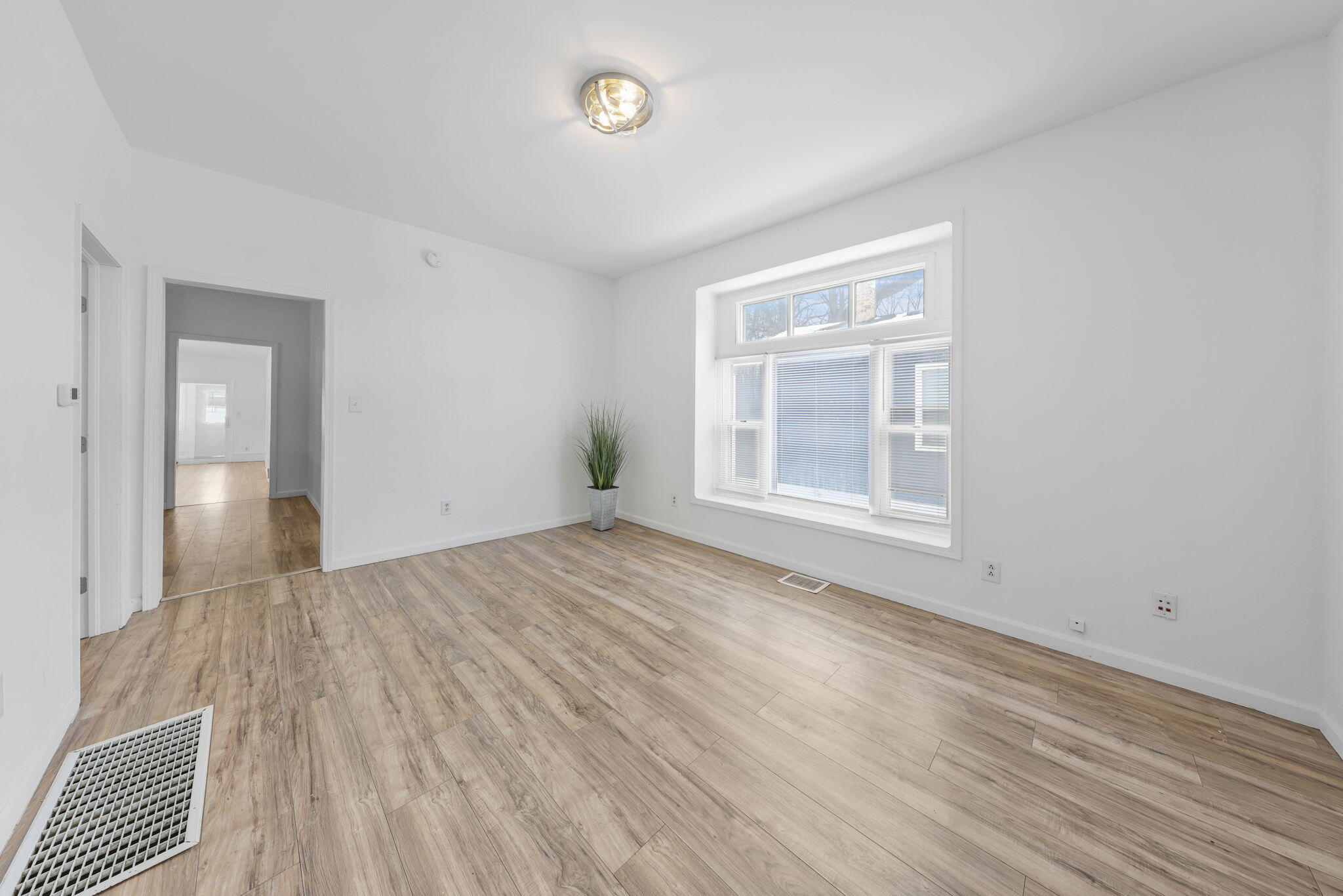 820 Brown Street Valparaiso, IN 46383 - Photo 2 of 25 2048x1366