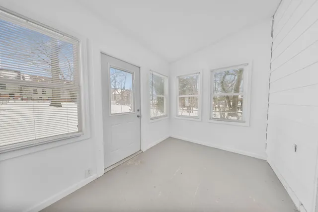 $2,400 | 820 Brown Street, Valparaiso, IN 46383