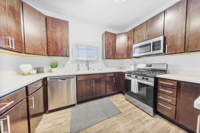 $2,400 | 820 Brown Street, Valparaiso, IN 46383