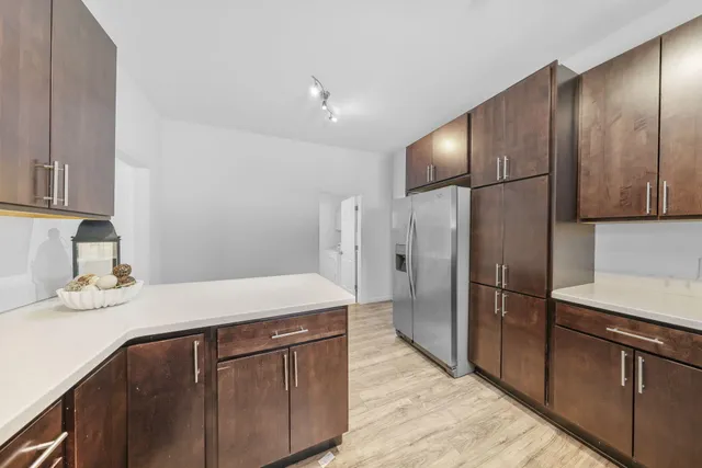 $2,400 | 820 Brown Street, Valparaiso, IN 46383