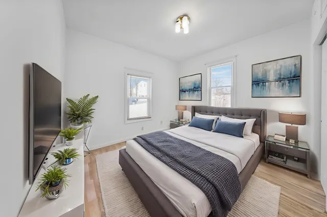 $2,400 | 820 Brown Street, Valparaiso, IN 46383