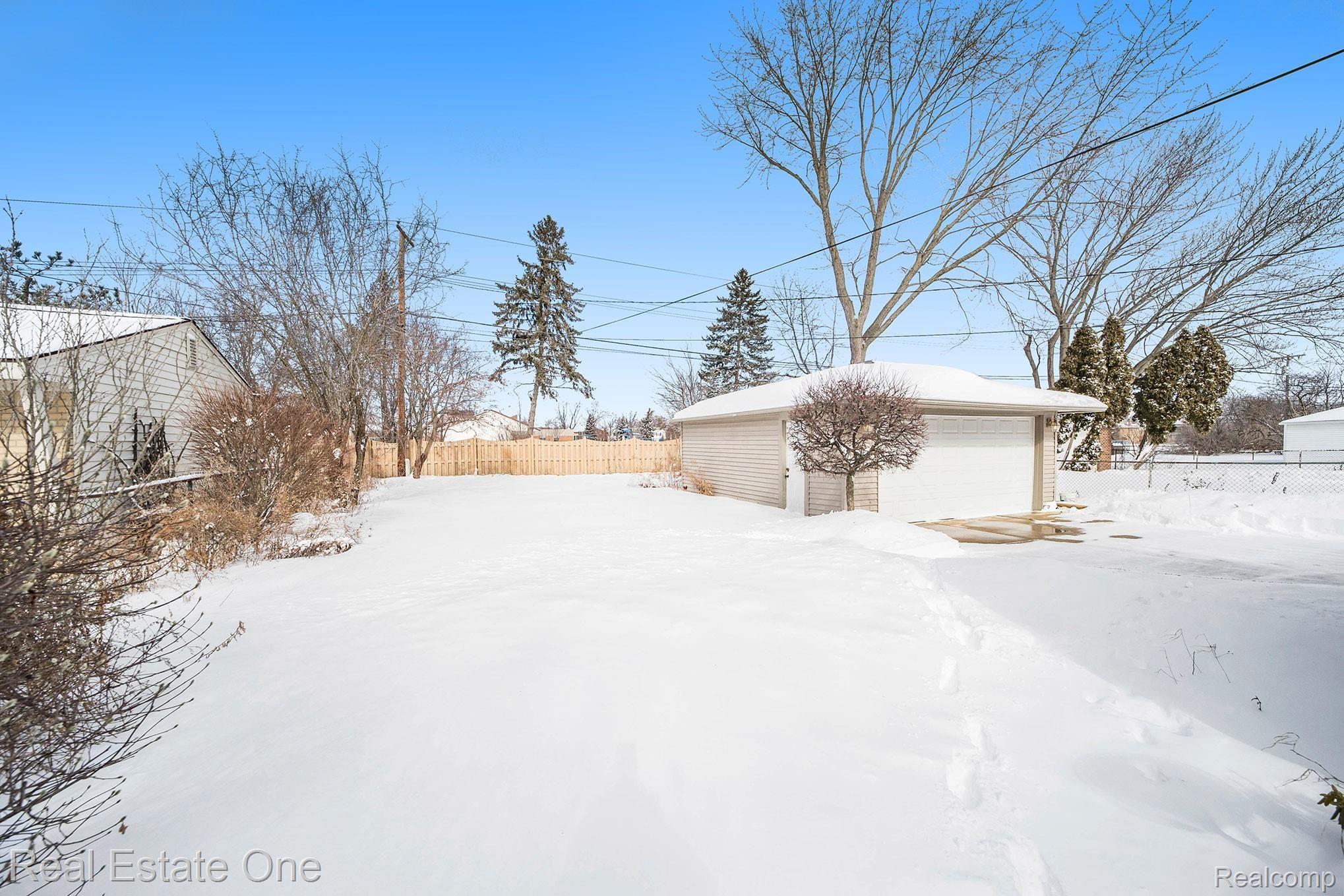2711 Derby Road Troy, MI 48084 - Photo 26 of 26 017A7915.jpg