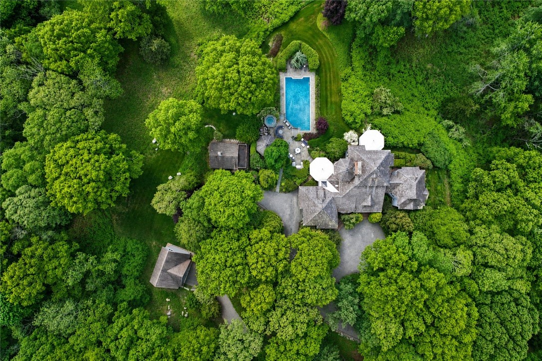18 East Hills Road Westerly, RI 02891 - Photo 12 of 50