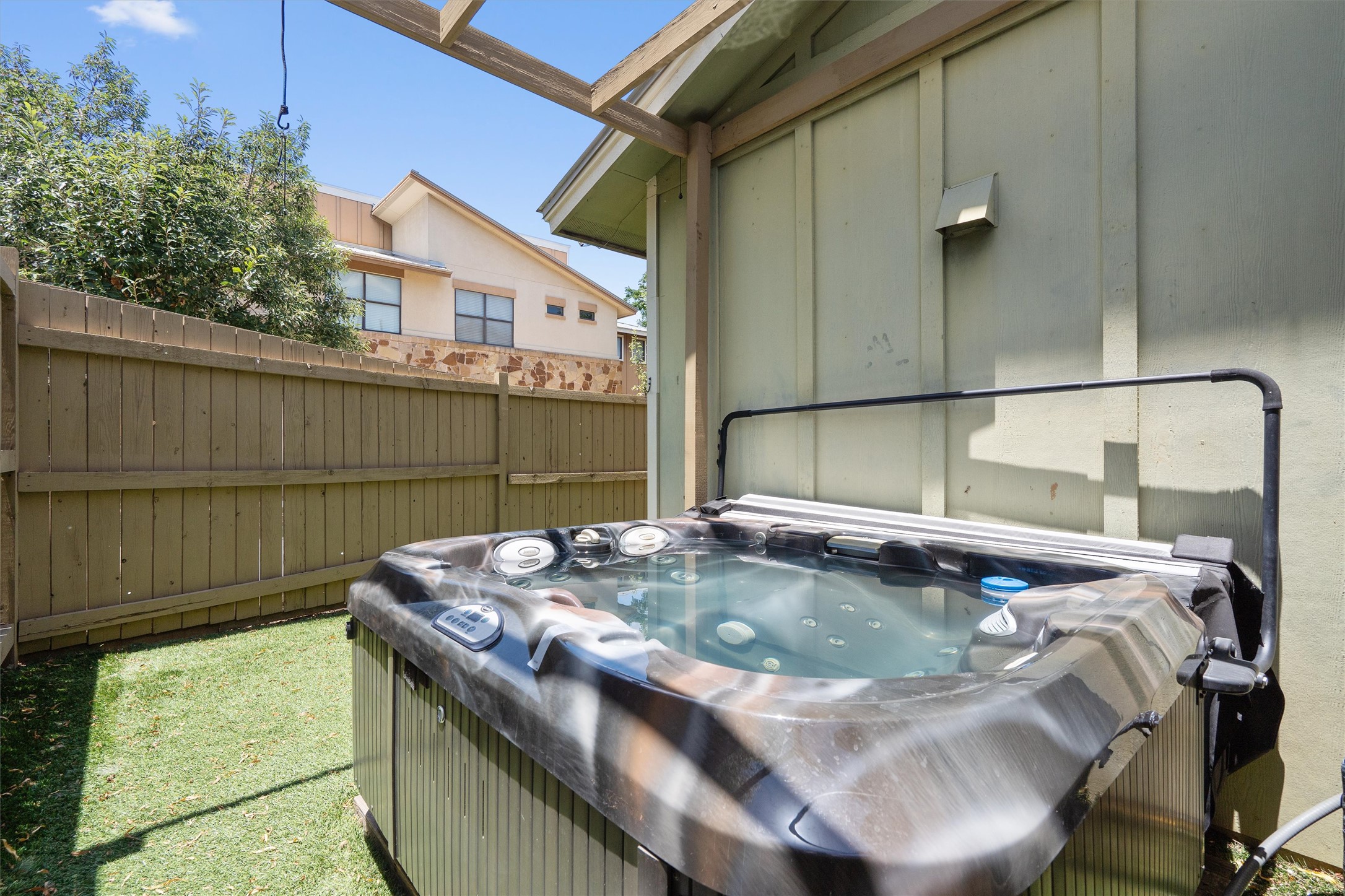 4120 Valley View Road, Unit A Austin, TX 78704 - Photo 24 of 29 a bath tub sitting next to a window