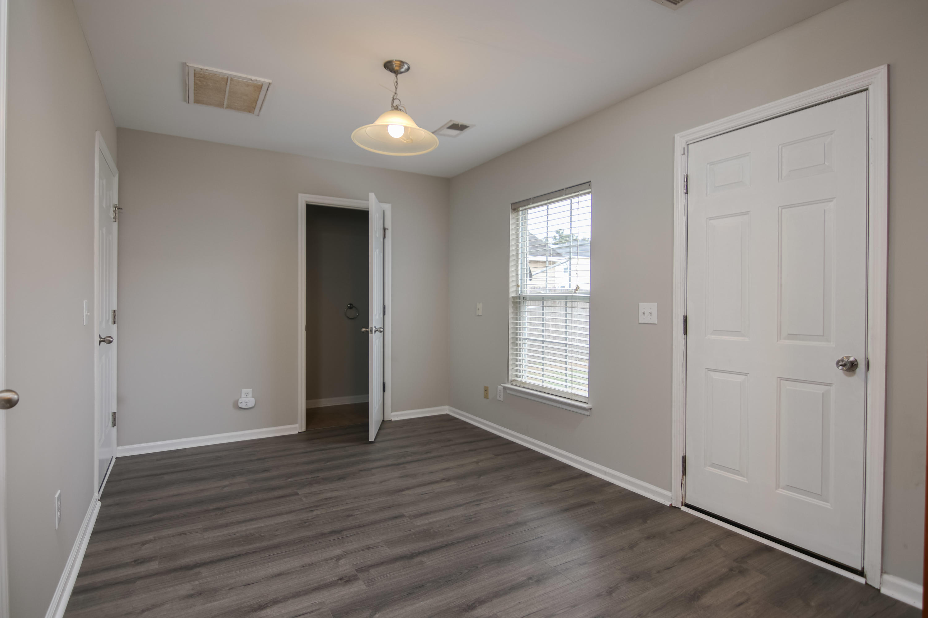 1111 Flyway Road Summerville, SC 29483 - Photo 5 of 9 IMG_8332-Edit
