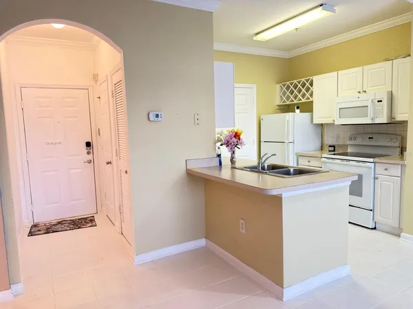 $1,995 | 1216 South Missouri Avenue, Unit 120, Clearwater, FL 33756