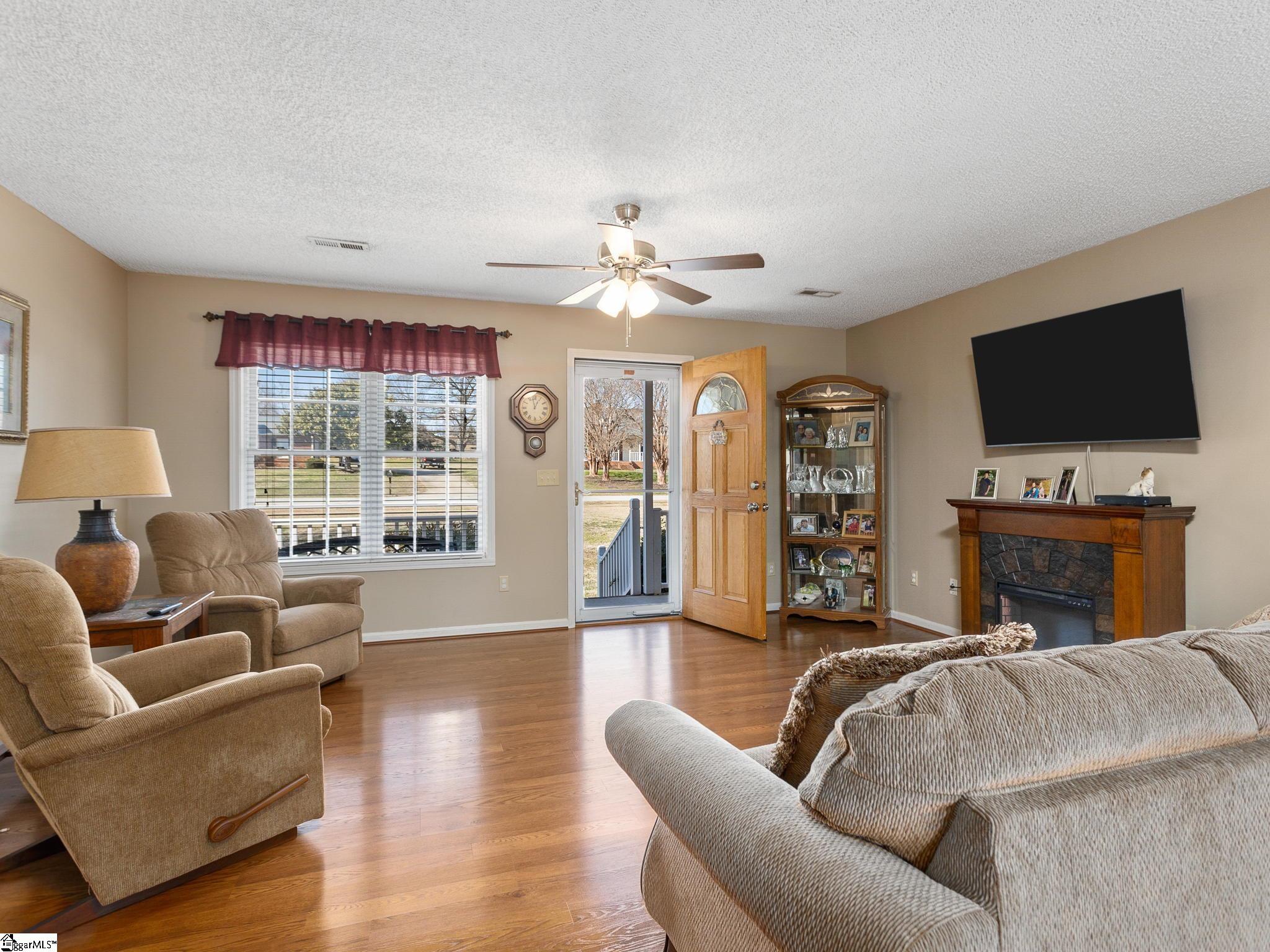 346 Shoreham Lane Inman, SC 29349 - Photo 8 of 36