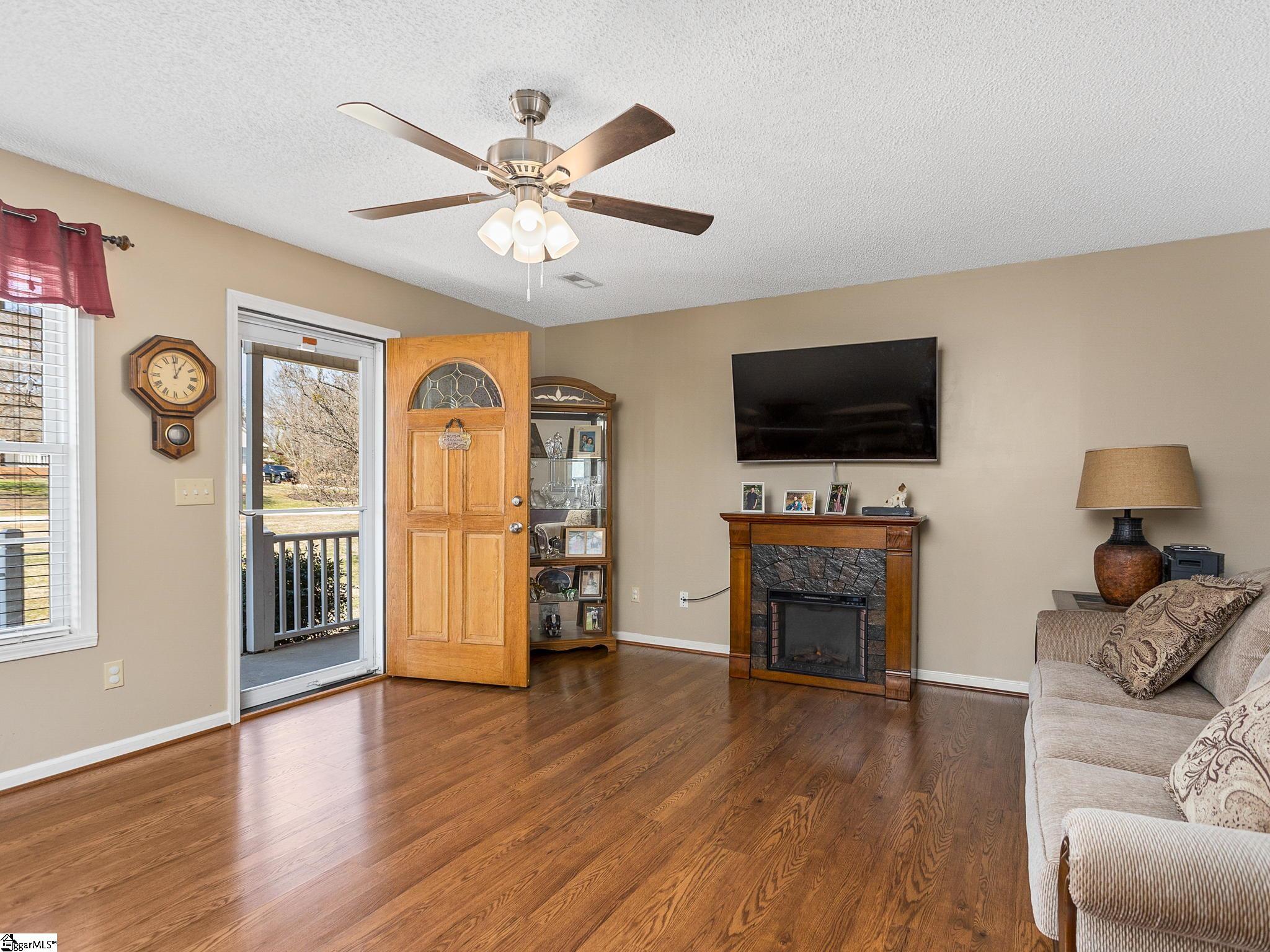 346 Shoreham Lane Inman, SC 29349 - Photo 9 of 36