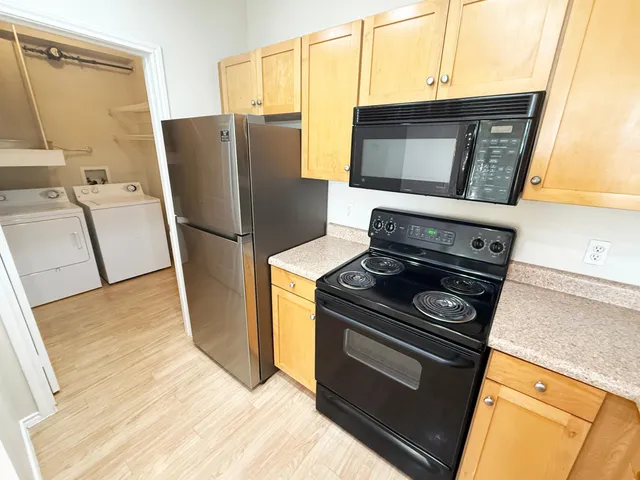 $227,500 | 13560 Technology Dr., Unit 1218, Eden Prairie, MN 55344