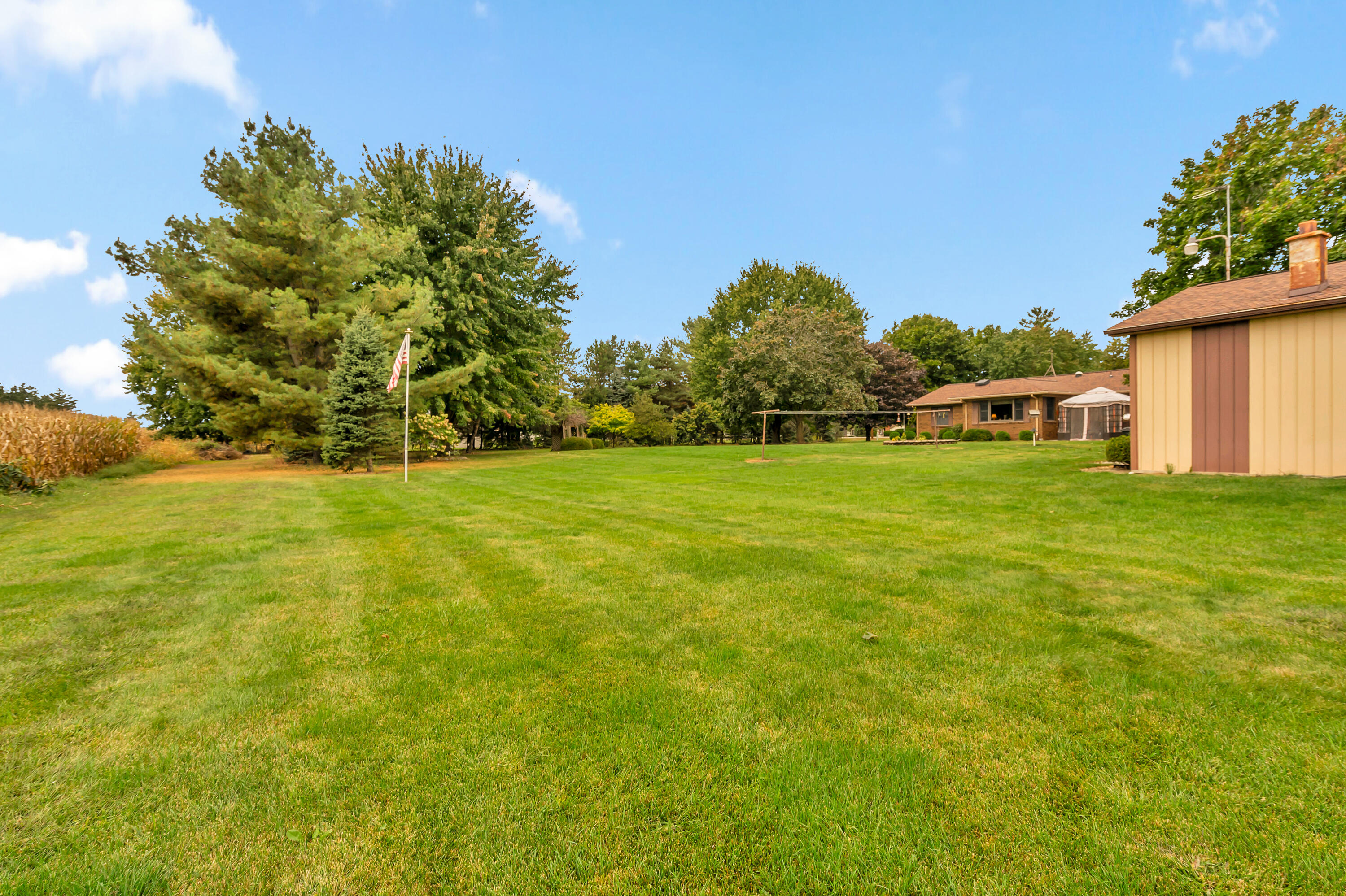 15635 Almont Road Allenton, MI 48002 - Photo 20 of 32 19