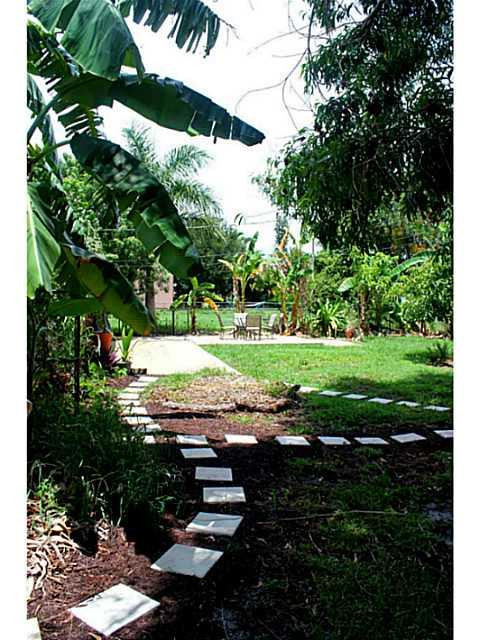 5401 Buchanan Road Delray Beach, FL 33484 - Photo 13 of 22 Exterior Back.