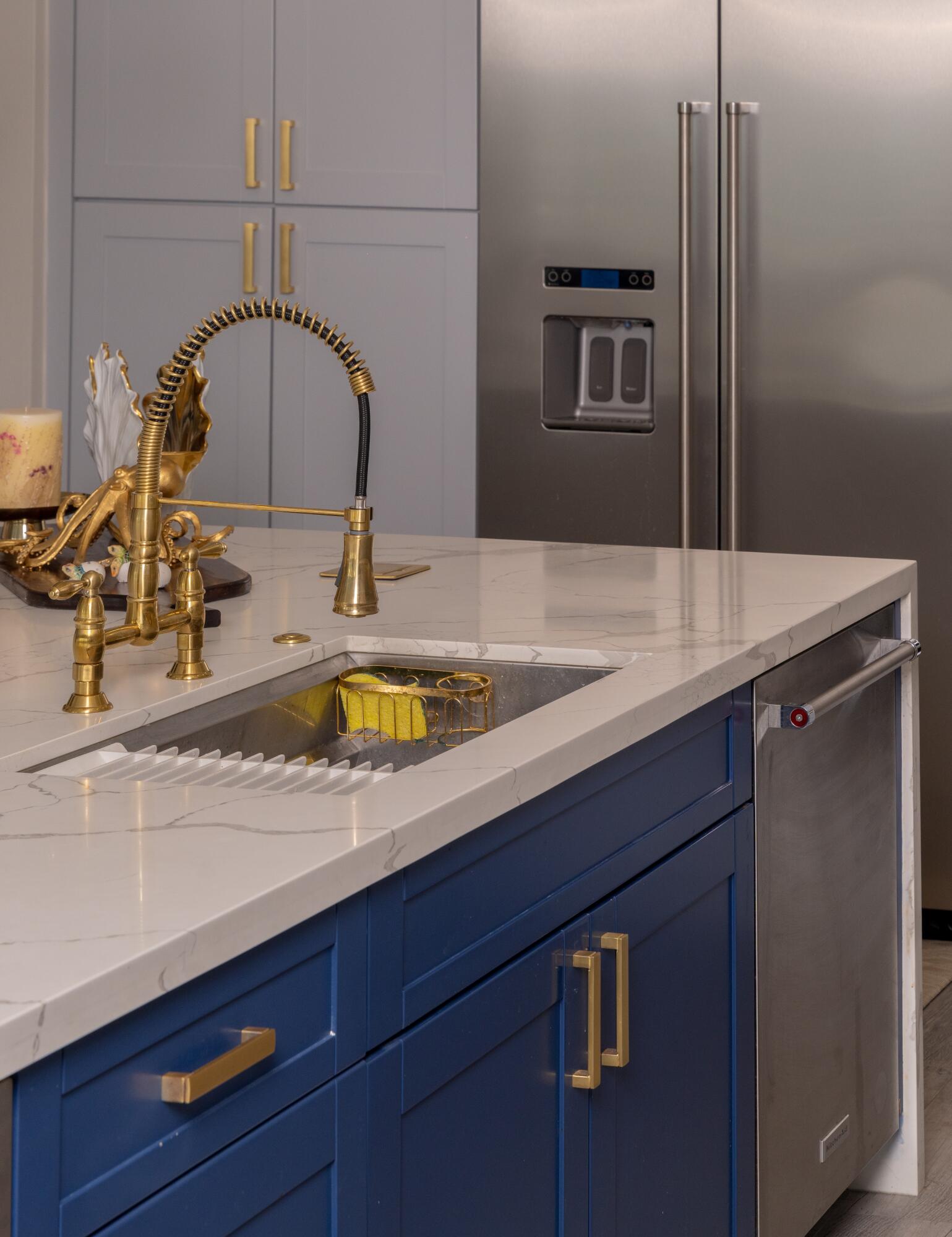 475 Bahia Honda Road Key Largo, FL 33037 - Photo 120 of 134 a bathroom with a sink and a mirror