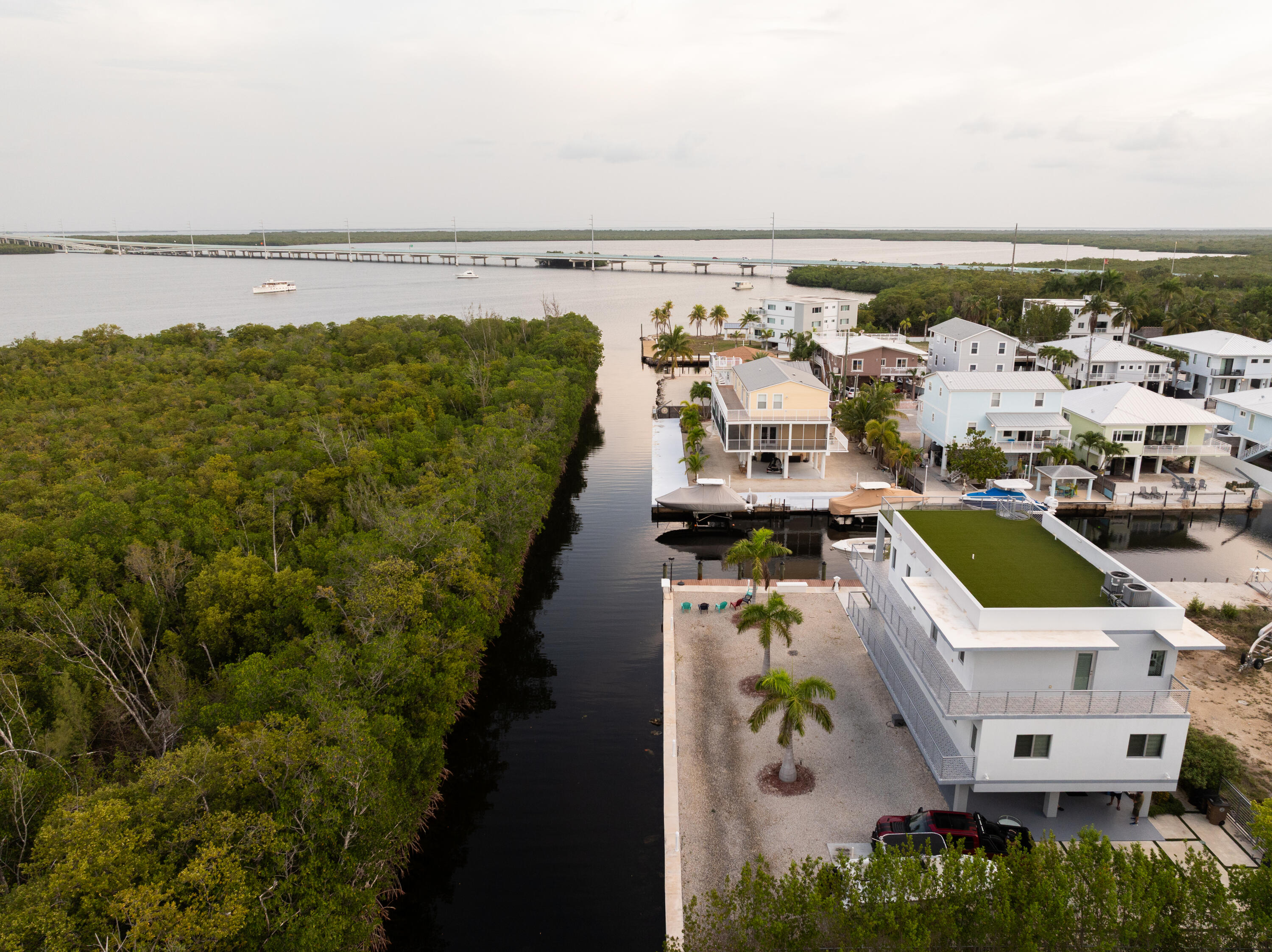 475 Bahia Honda Road Key Largo, FL 33037 - Photo 14 of 134 a view of a city