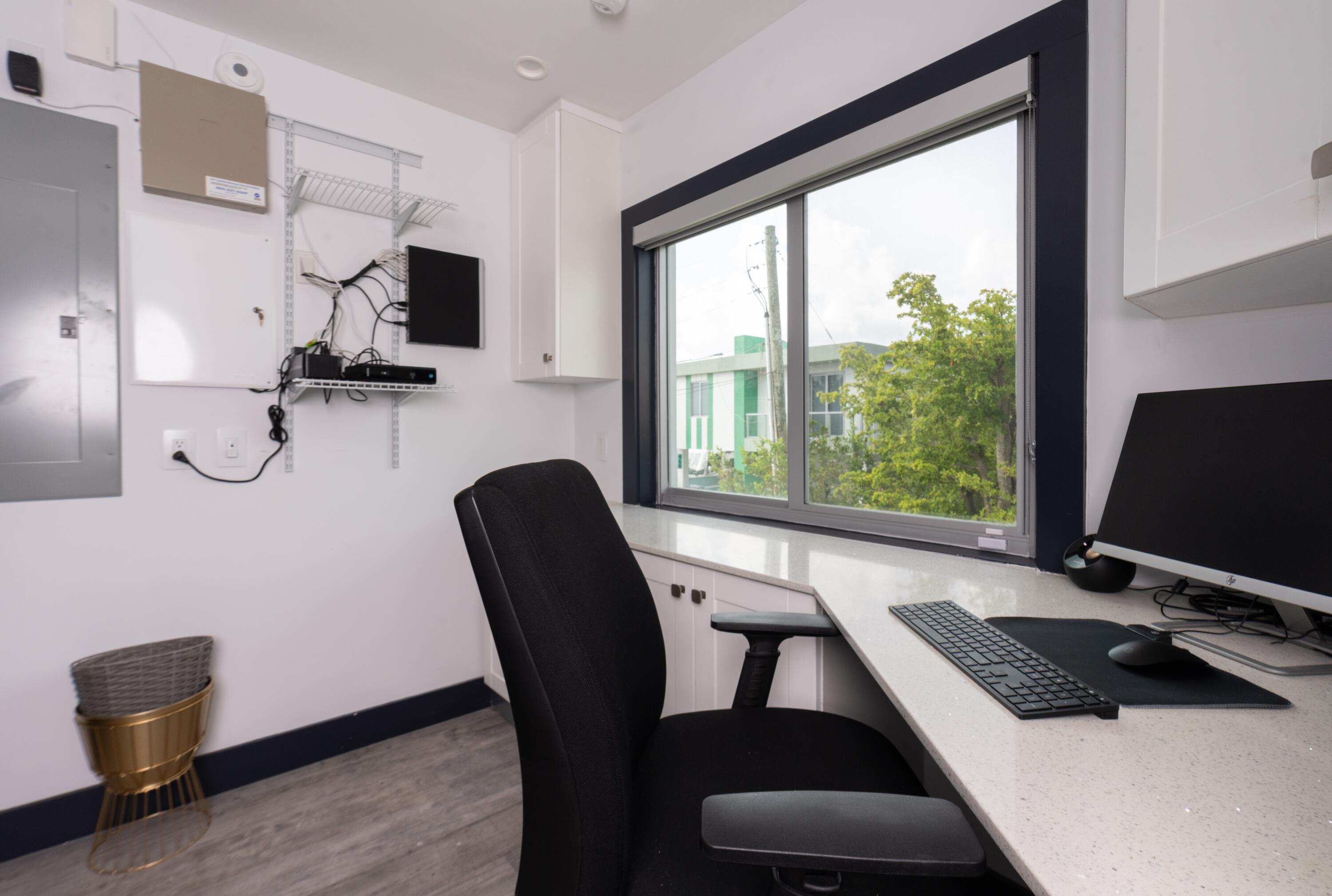 475 Bahia Honda Road Key Largo, FL 33037 - Photo 74 of 134 a workspace with furniture and a window