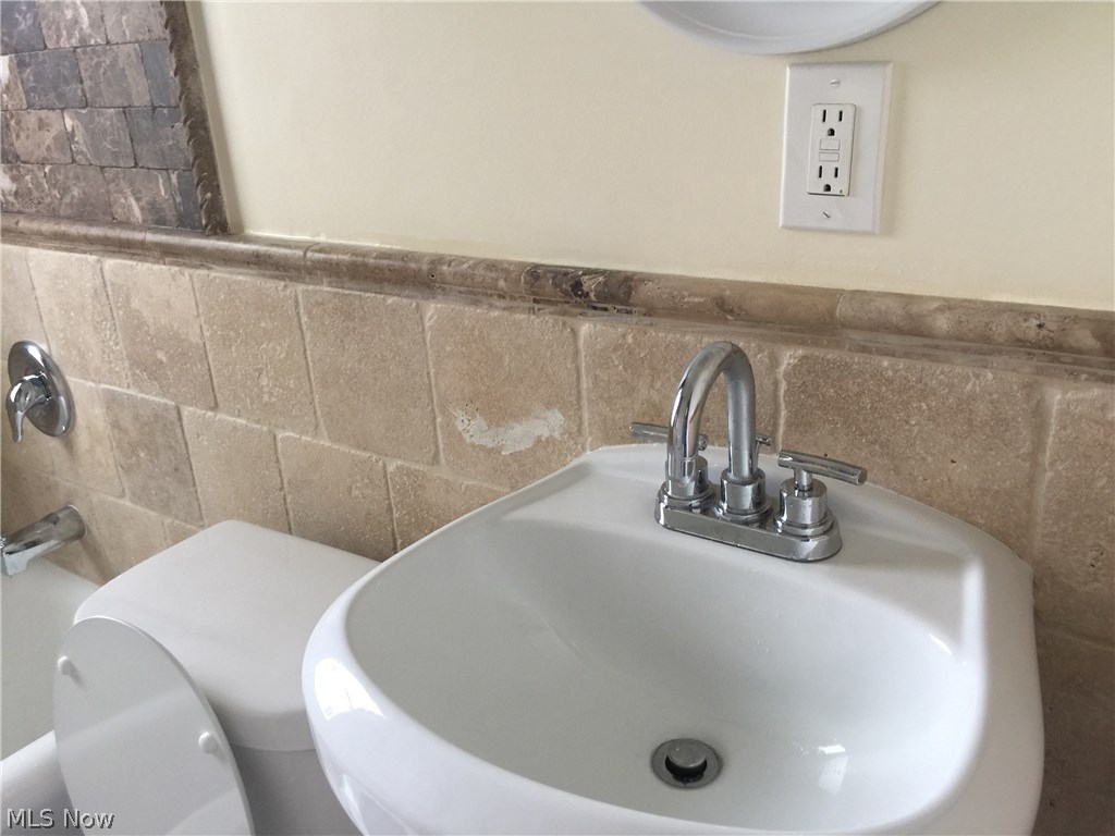 3632 Chelton Road Cleveland, OH 44120 - Photo 22 of 24