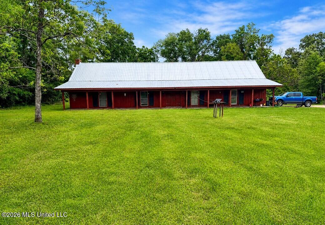 1077 Cleveland Street Hazlehurst, MS 39083 - Photo 1 of 14 Front View