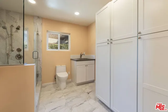 $2,250 | 12015 Califa Street, Valley Village, CA 91607