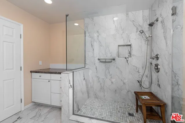 $2,250 | 12015 Califa Street, Valley Village, CA 91607