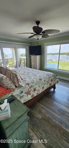 a view of an outdoor space