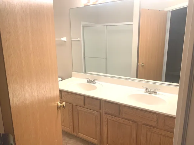 $2,500 | 1777 Concord Drive, Glendale Heights, IL 60139