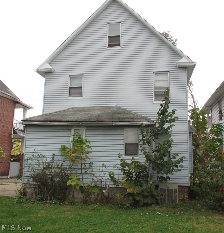 933 Nathaniel Road Cleveland, OH 44110 - Photo 2 of 17