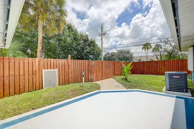 $2,000 | 2906 Southwest Port St Lucie Boulevard, Port St. Lucie, FL 34953