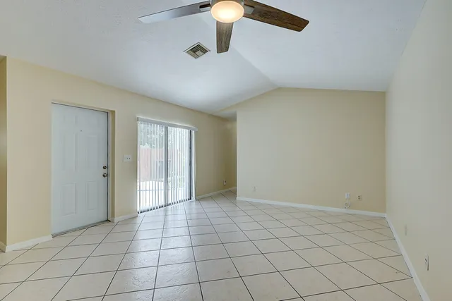 $2,000 | 2906 Southwest Port St Lucie Boulevard, Port St. Lucie, FL 34953