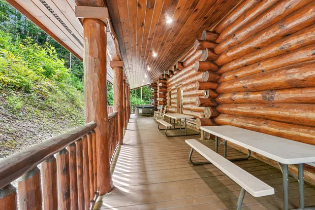 $1,500,000 | 641 Pinnacle Vista Road, Gatlinburg, TN 37738