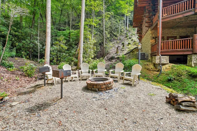 $1,500,000 | 641 Pinnacle Vista Road, Gatlinburg, TN 37738