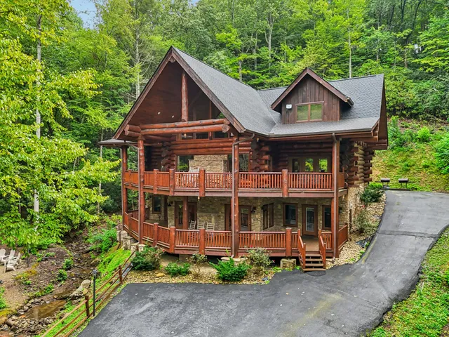 $1,500,000 | 641 Pinnacle Vista Road, Gatlinburg, TN 37738