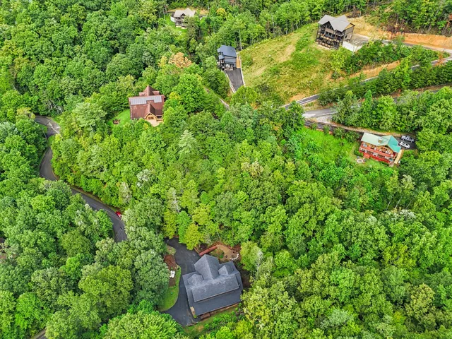 $1,500,000 | 641 Pinnacle Vista Road, Gatlinburg, TN 37738