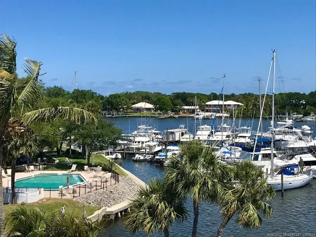 $3,500 | 3901 Southeast St Lucie Boulevard, Unit 28, Stuart, FL 34997