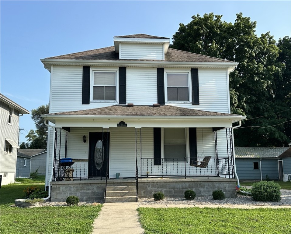 22 East Woodyard Avenue Ridge Farm, IL 61870 - Photo 1 of 6