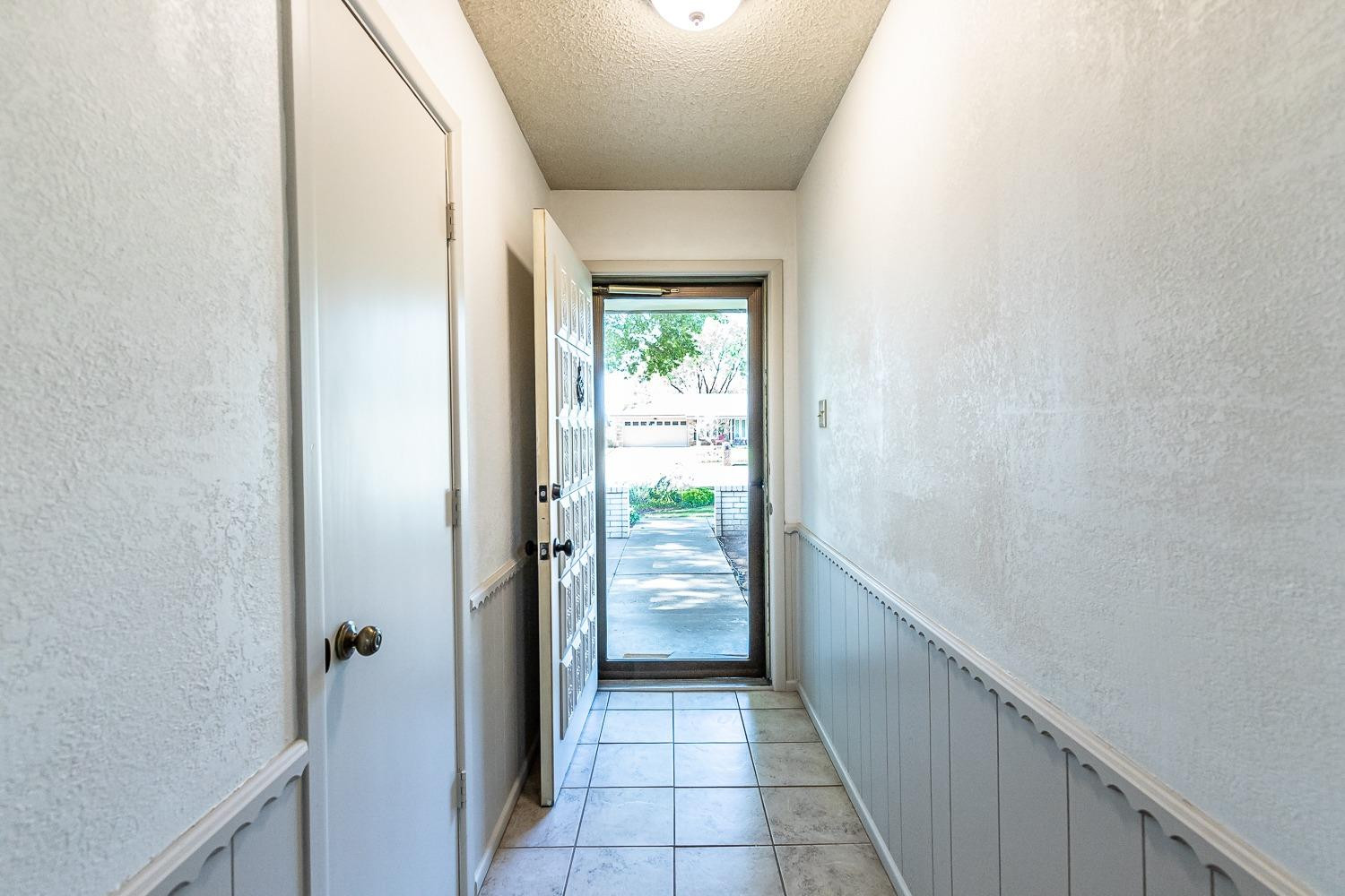 4602 63rd Street Lubbock, TX 79414 - Photo 5 of 37