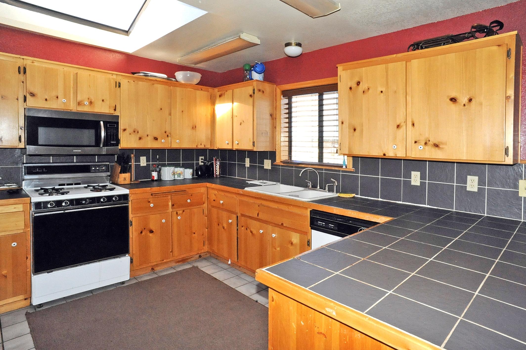 13010 Red Mountain Road Flagstaff, AZ 86004 - Photo 4 of 29 Kitchen