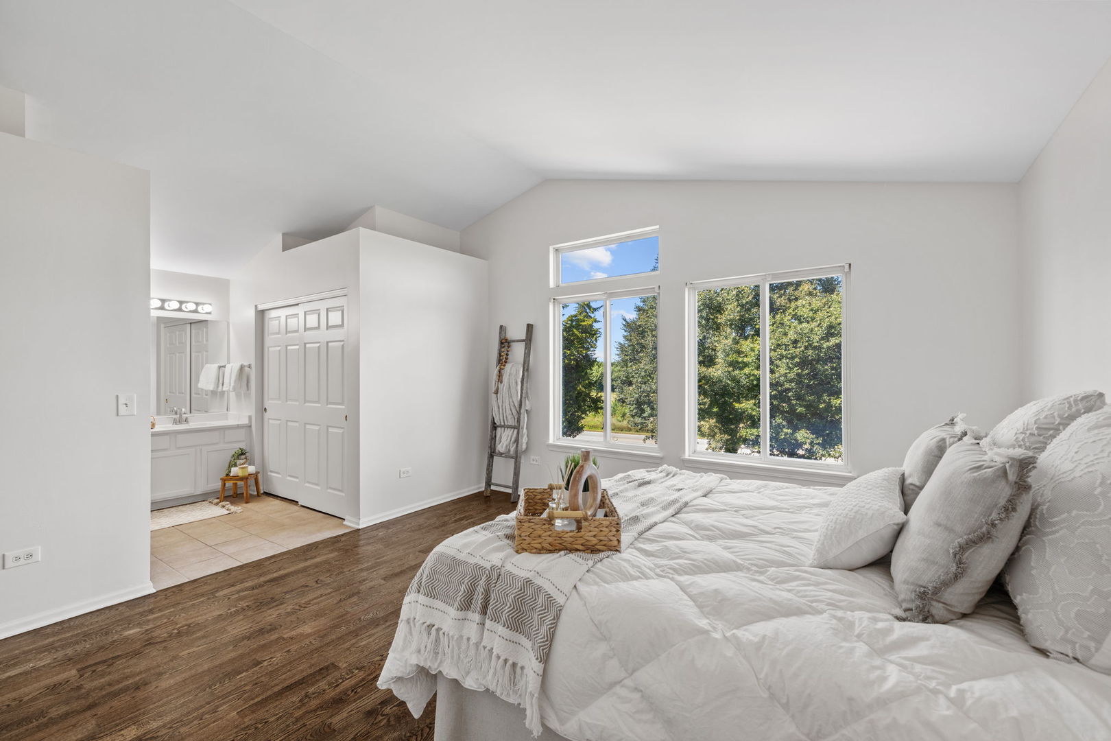 147 Willow Bend Bolingbrook, IL 60490 - Photo 13 of 22 a bed room with a bed and a large window