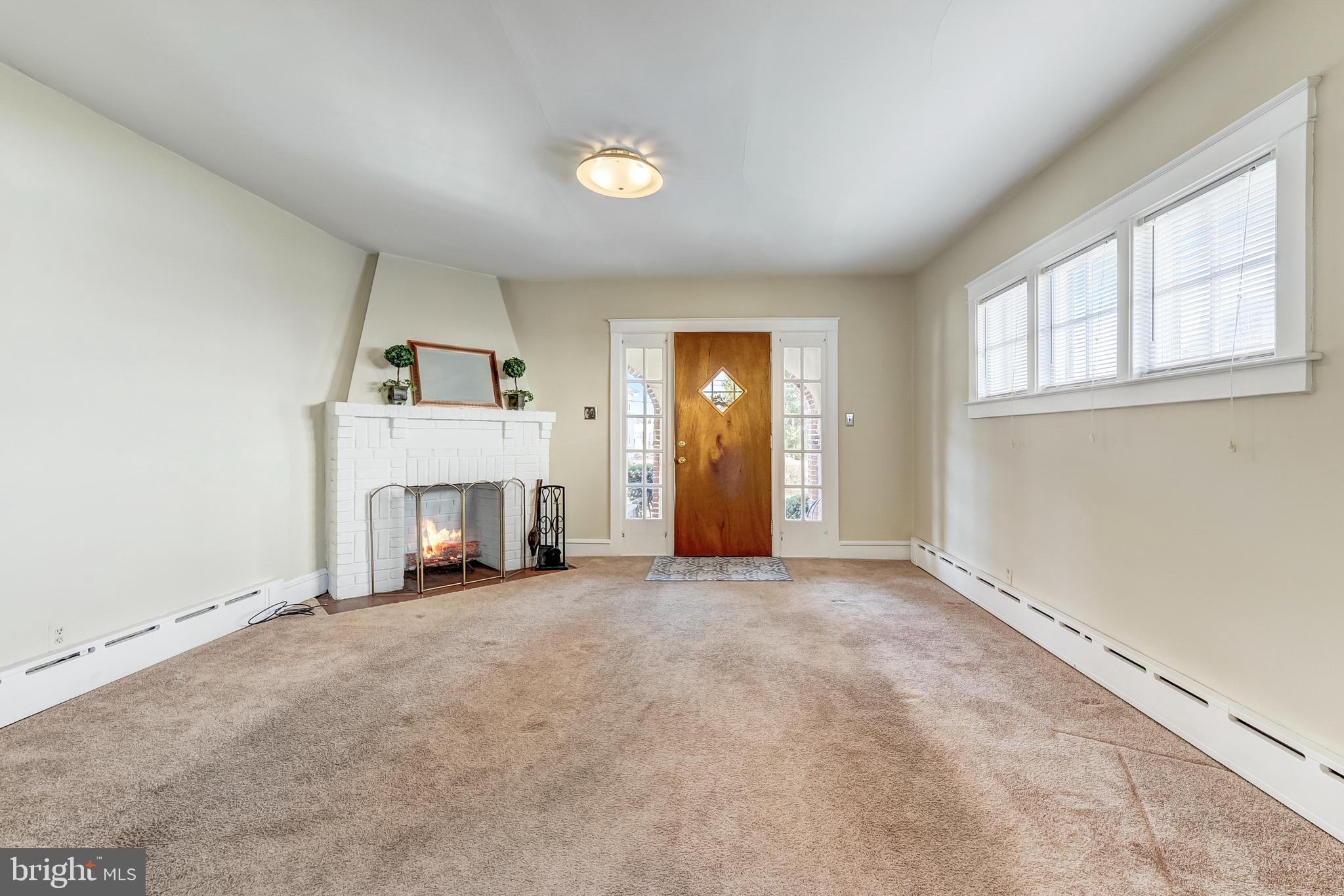 357 East County Line Road Ardmore, PA 19003 - Photo 4 of 27 Spacious family/living room