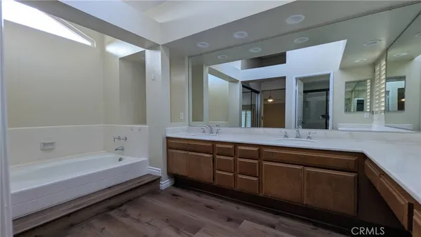 $1,820,000 | 18 Harrisburg, Irvine, CA 92620