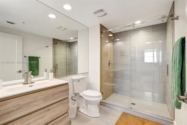 $3,800 | 18800 Northeast 29th Avenue, Unit 517, Aventura, FL 33180