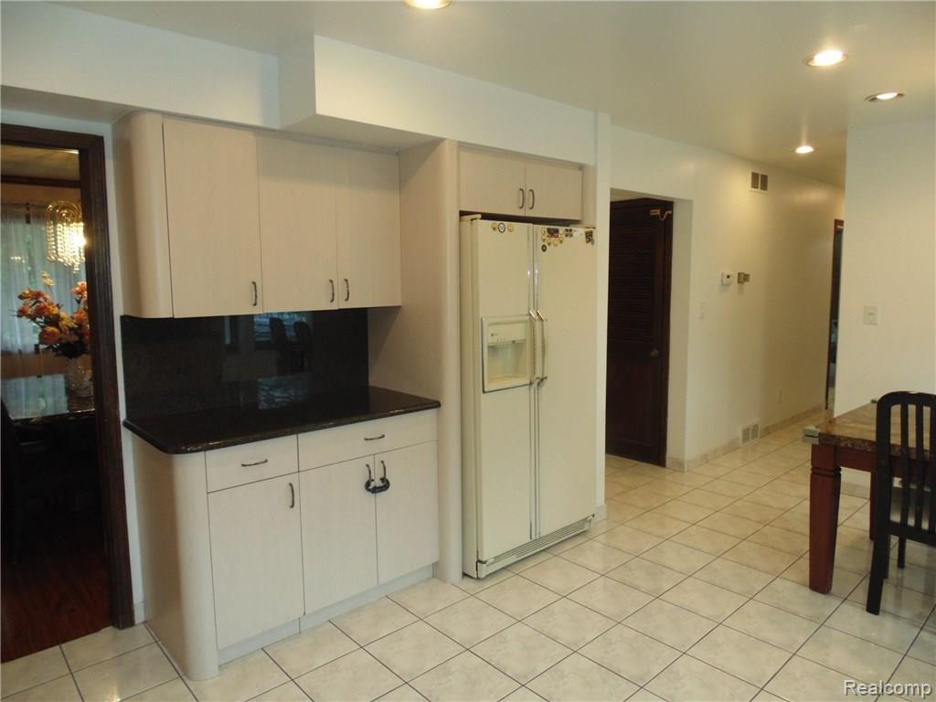 3909 Terrybrook Road West Bloomfield, MI 48322 - Photo 13 of 32 DSC03316.JPG