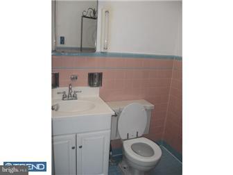 728 Marley Road Philadelphia, PA 19124 - Photo 6 of 11 Bathroom